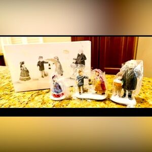 Dept 56 Village Accessories - A Peaceful Glow On Christmas Eve 58300 Priest